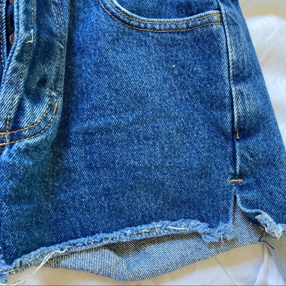 Shorts - Picture 4 of 5